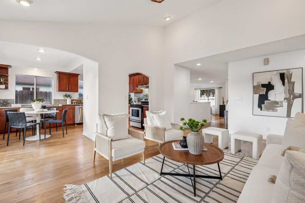 Image 24 of property listing at 28071 28071 Dobbel Ave, Hayward, CA 94542