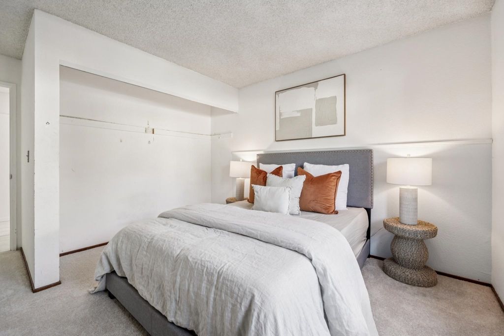 Image 39 of property listing at 28071 28071 Dobbel Ave, Hayward, CA 94542