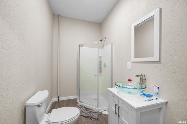 2734 BRIDGE Avenue, Davenport, IA 52803