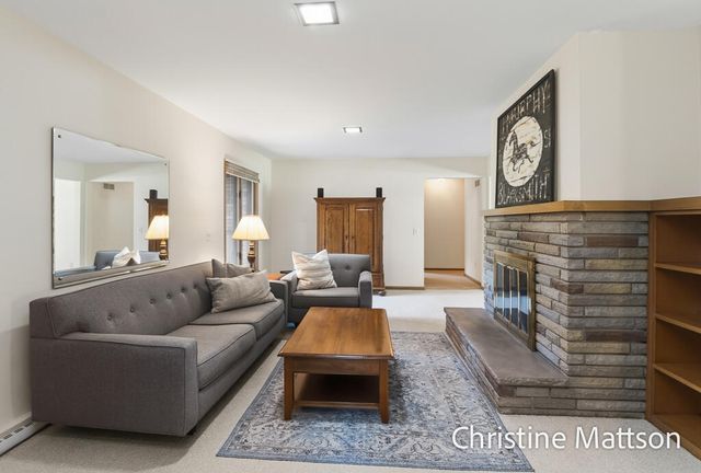 1913 Crestwood Lane, Muskegon, MI 49441
