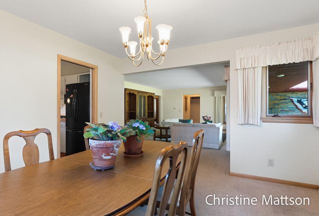 1913 Crestwood Lane, Muskegon, MI 49441