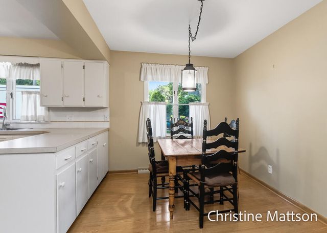 1913 Crestwood Lane, Muskegon, MI 49441