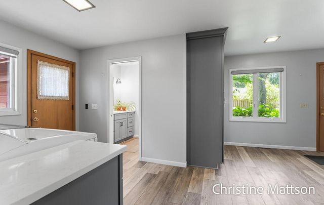 1913 Crestwood Lane, Muskegon, MI 49441