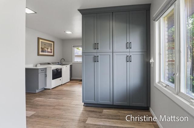 1913 Crestwood Lane, Muskegon, MI 49441