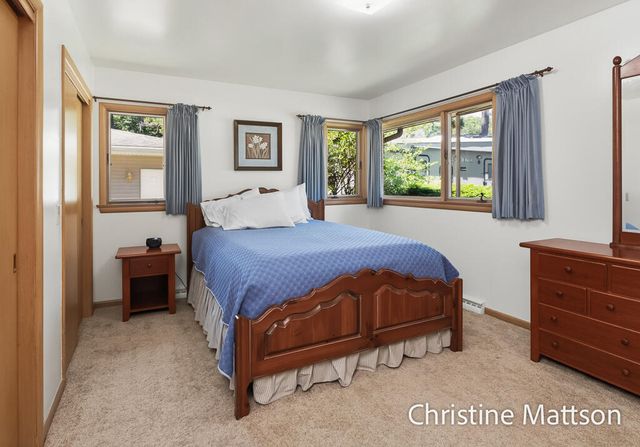 1913 Crestwood Lane, Muskegon, MI 49441