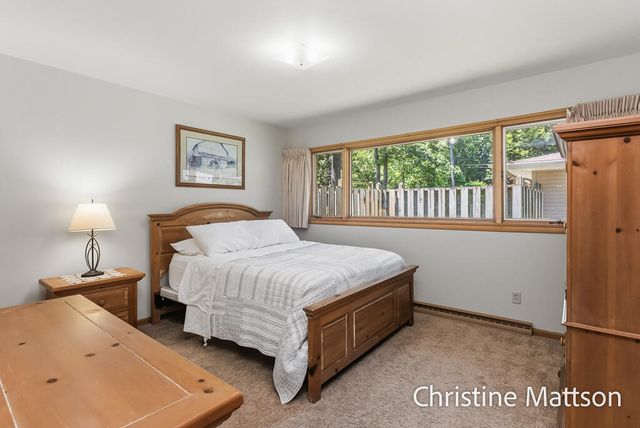 1913 Crestwood Lane, Muskegon, MI 49441