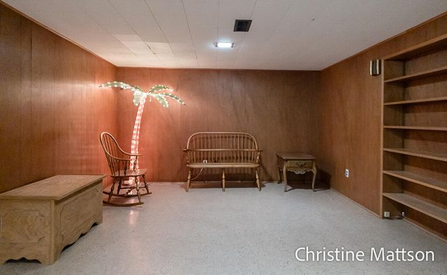 1913 Crestwood Lane, Muskegon, MI 49441