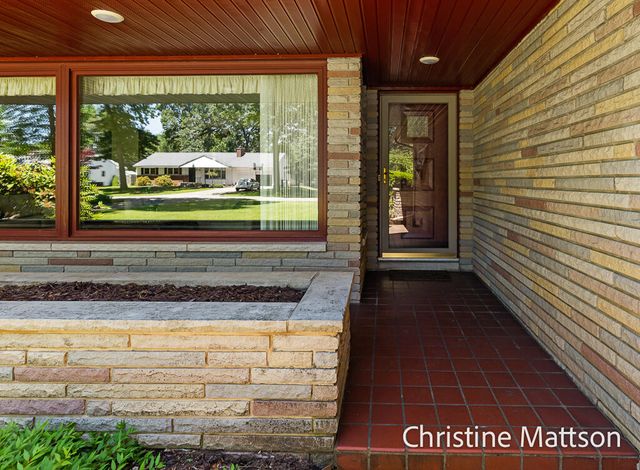 1913 Crestwood Lane, Muskegon, MI 49441