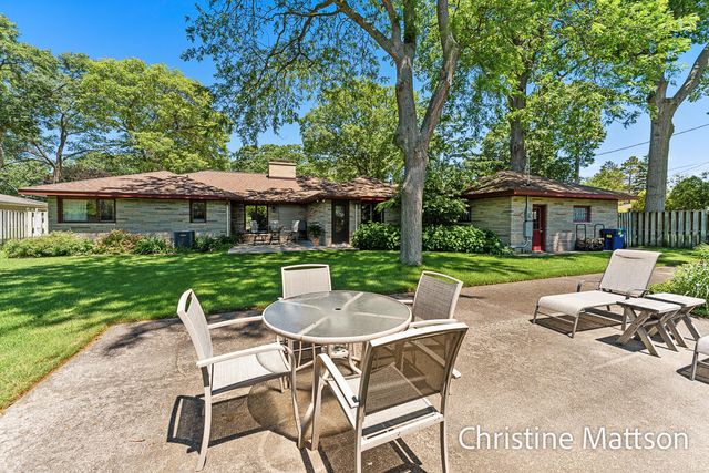 1913 Crestwood Lane, Muskegon, MI 49441