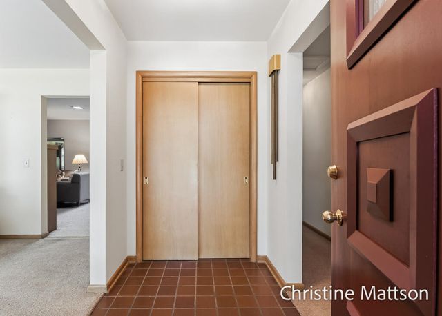 1913 Crestwood Lane, Muskegon, MI 49441