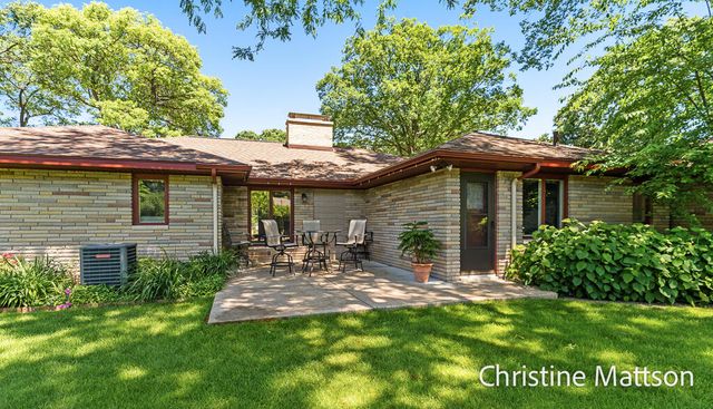 1913 Crestwood Lane, Muskegon, MI 49441