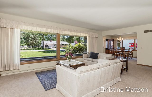 1913 Crestwood Lane, Muskegon, MI 49441