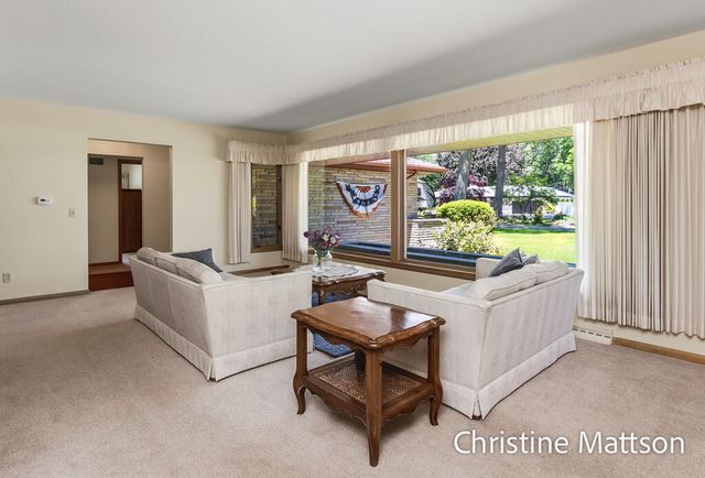 1913 Crestwood Lane, Muskegon, MI 49441