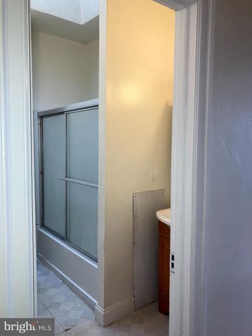 1512 W RUSCOMB ST, Philadelphia, PA 19141