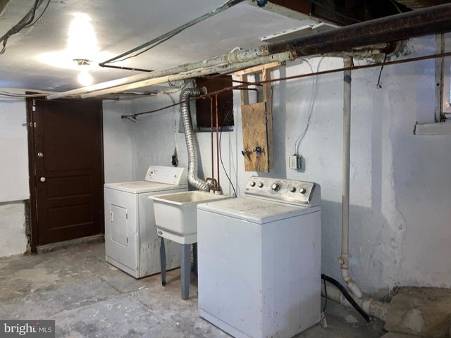 1512 W RUSCOMB ST, Philadelphia, PA 19141