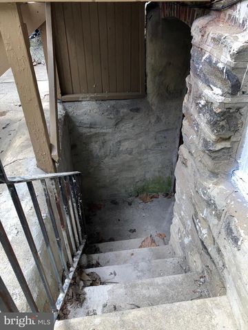 1512 W RUSCOMB ST, Philadelphia, PA 19141