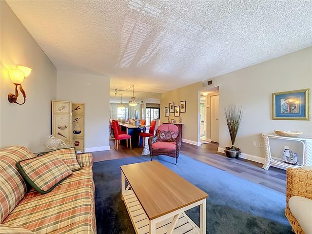 425 30TH AVENUE W C212, Bradenton, FL 34205