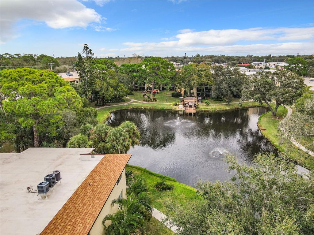 Image 15 of property listing at 425 30TH AVENUE W C212, Bradenton, FL 34205