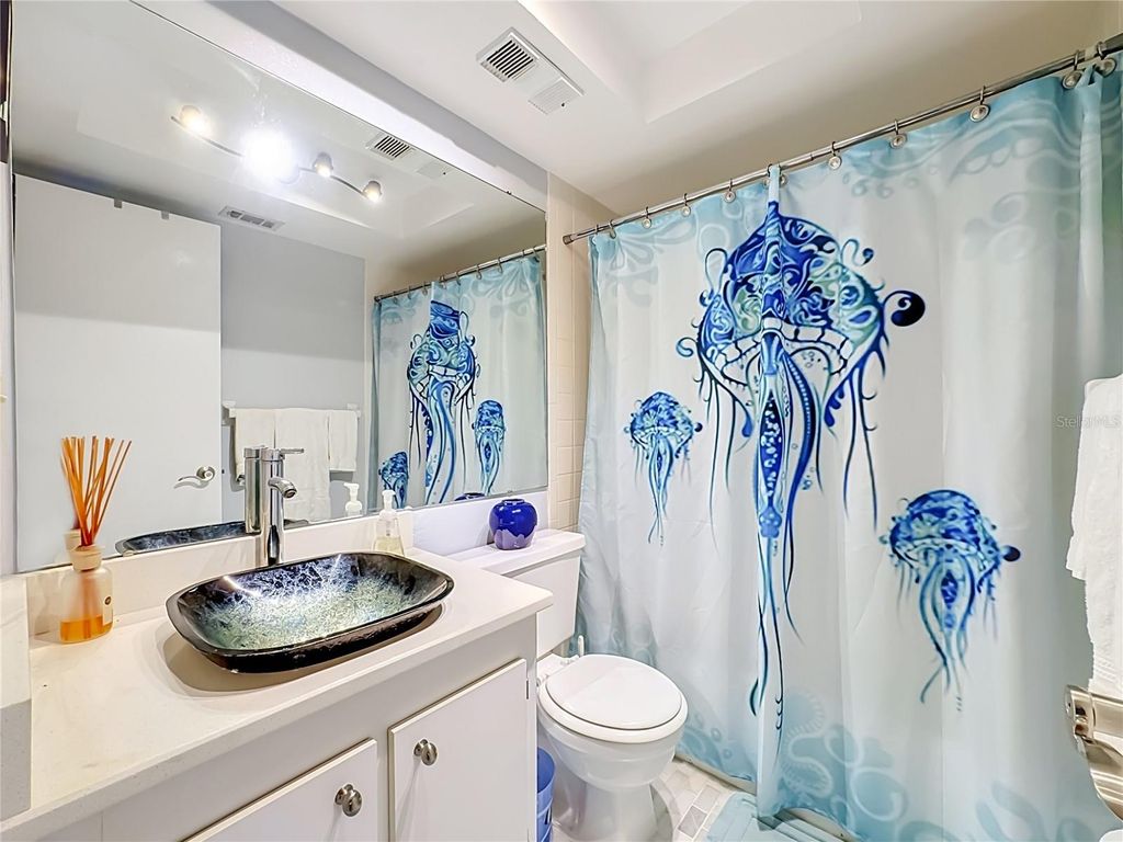 Image 18 of property listing at 425 30TH AVENUE W C212, Bradenton, FL 34205
