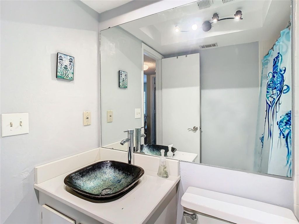 Image 19 of property listing at 425 30TH AVENUE W C212, Bradenton, FL 34205
