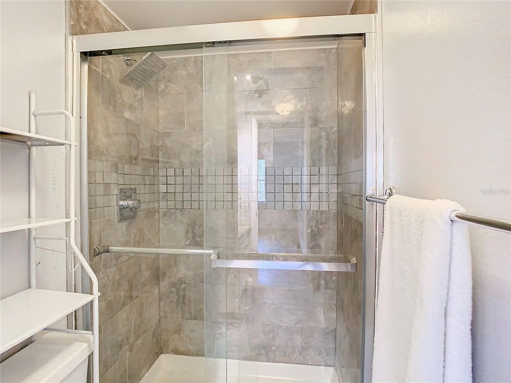 Image 23 of property listing at 425 30TH AVENUE W C212, Bradenton, FL 34205