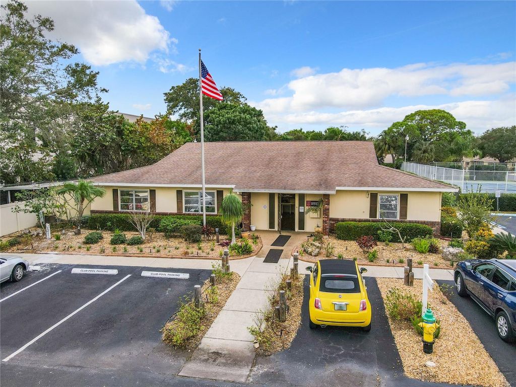 Image 27 of property listing at 425 30TH AVENUE W C212, Bradenton, FL 34205