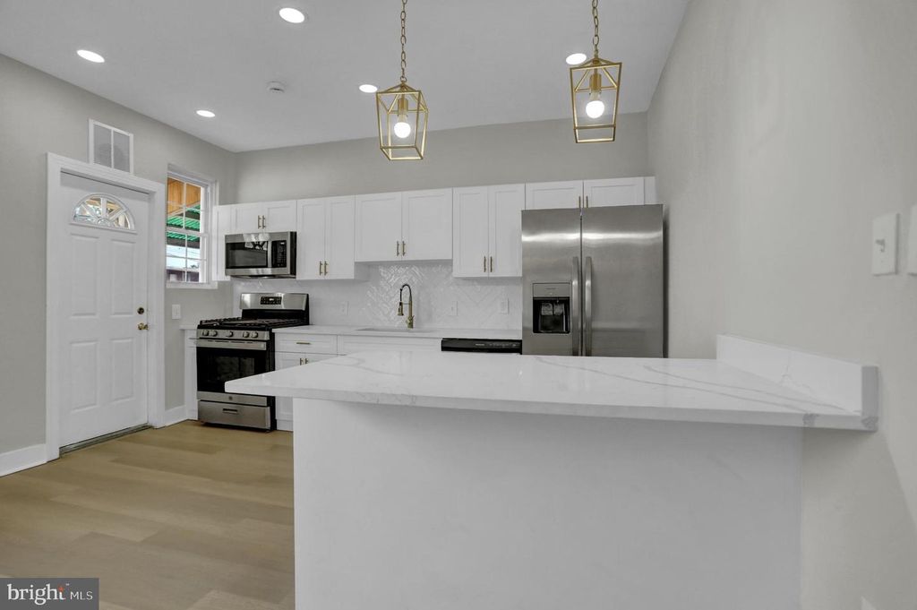 Image 11 of property listing at 3202 DUDLEY AVE, Baltimore, MD 21213