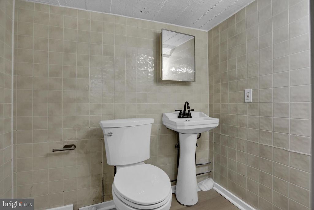 Image 29 of property listing at 3202 DUDLEY AVE, Baltimore, MD 21213