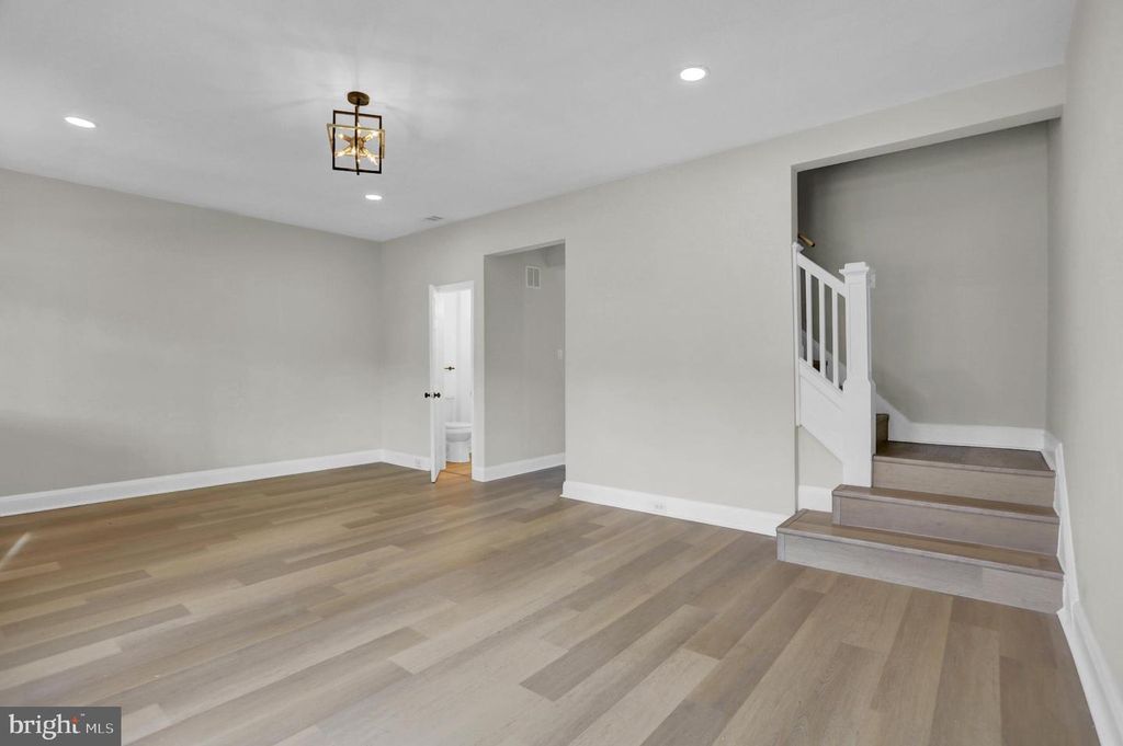 Image 7 of property listing at 3202 DUDLEY AVE, Baltimore, MD 21213