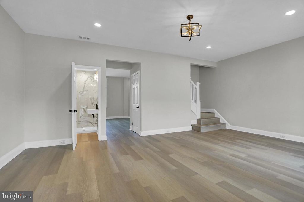 Image 8 of property listing at 3202 DUDLEY AVE, Baltimore, MD 21213