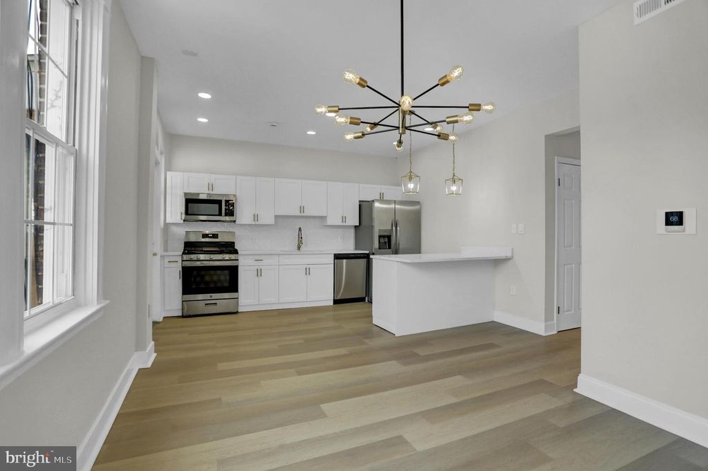 Image 9 of property listing at 3202 DUDLEY AVE, Baltimore, MD 21213