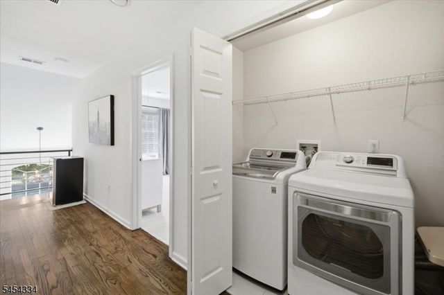 21 Chestnut Ct 11, Cedar Grove Twp., NJ 07009