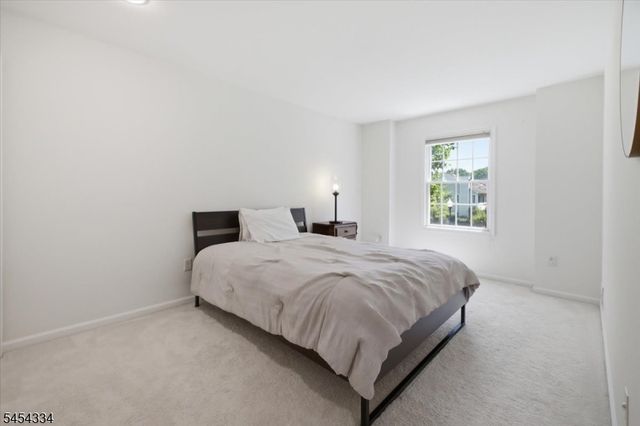 21 Chestnut Ct 11, Cedar Grove Twp., NJ 07009