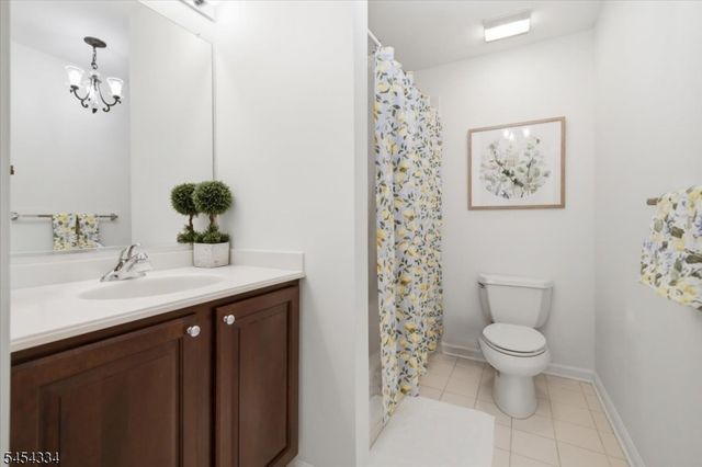 21 Chestnut Ct 11, Cedar Grove Twp., NJ 07009