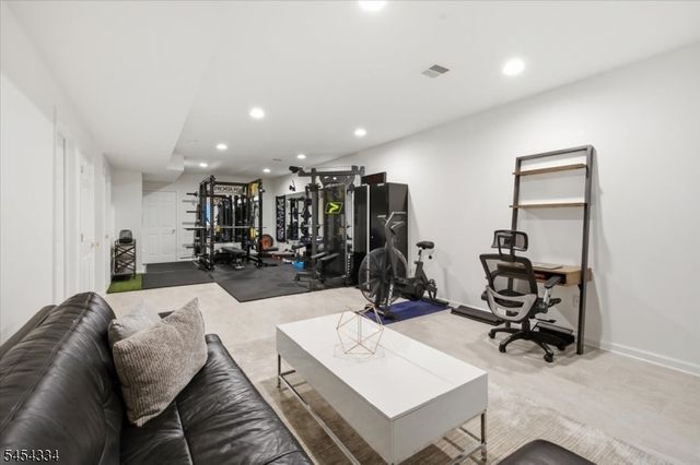 21 Chestnut Ct 11, Cedar Grove Twp., NJ 07009
