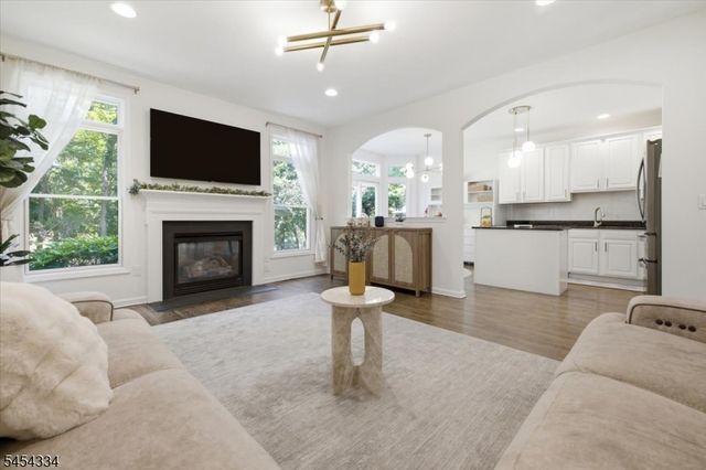 21 Chestnut Ct 11, Cedar Grove Twp., NJ 07009
