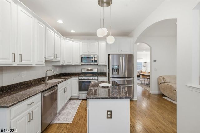21 Chestnut Ct 11, Cedar Grove Twp., NJ 07009