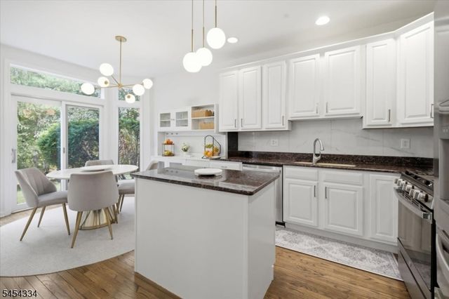 21 Chestnut Ct 11, Cedar Grove Twp., NJ 07009