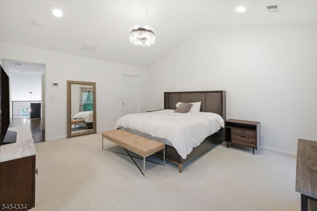 21 Chestnut Ct 11, Cedar Grove Twp., NJ 07009