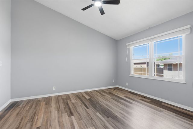 210 Stone Hedge Drive NW, Cedar Rapids, IA 52405