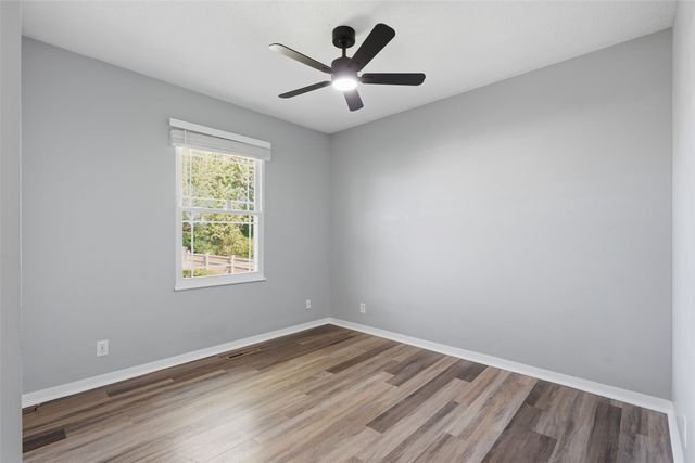 210 Stone Hedge Drive NW, Cedar Rapids, IA 52405