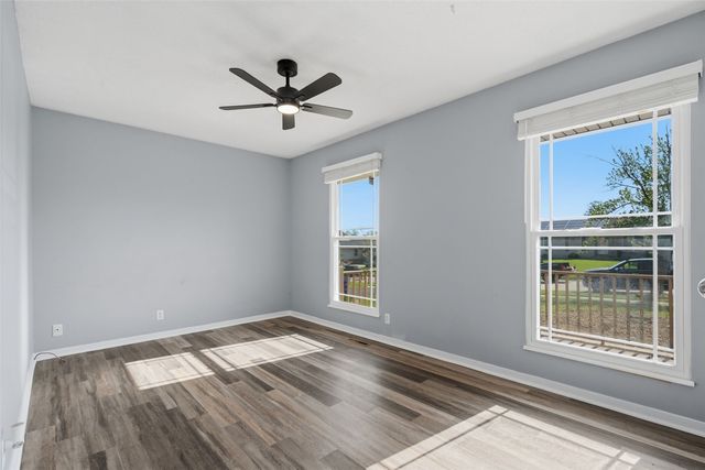 210 Stone Hedge Drive NW, Cedar Rapids, IA 52405
