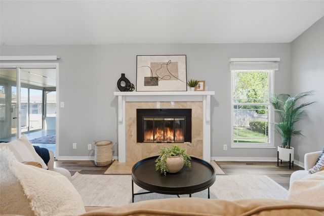 210 Stone Hedge Drive NW, Cedar Rapids, IA 52405