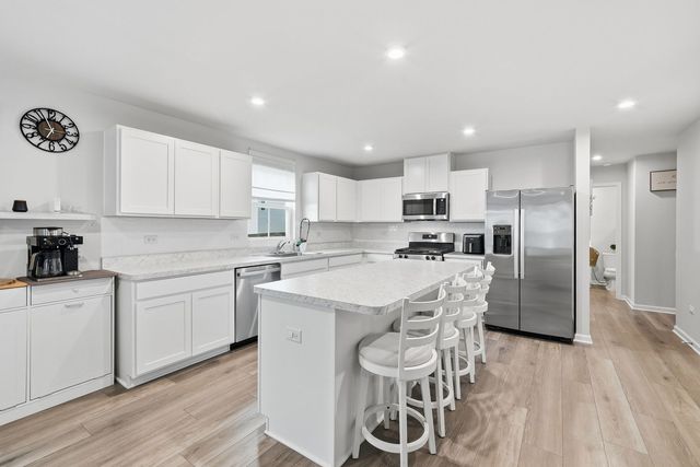 524 Wild Sienna, Hampshire, IL 60140