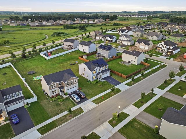 524 Wild Sienna, Hampshire, IL 60140