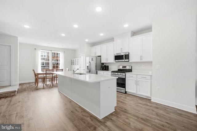 6073 CAMERONS FERRY DR, Haymarket, VA 20169