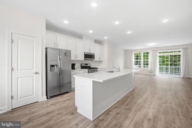 6073 CAMERONS FERRY DR, Haymarket, VA 20169