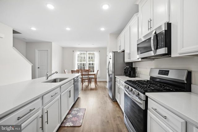 6073 CAMERONS FERRY DR, Haymarket, VA 20169