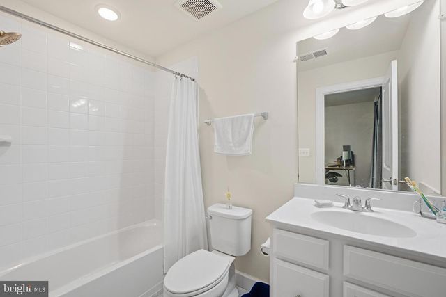 6073 CAMERONS FERRY DR, Haymarket, VA 20169
