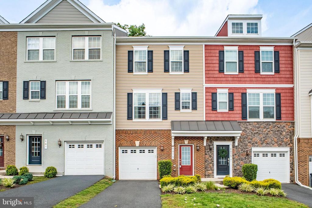 6073 CAMERONS FERRY DR, Haymarket, VA 20169